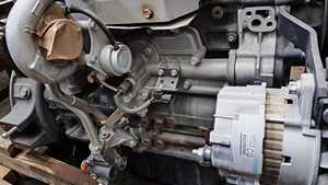 Motor Diésel Mitsubishi 4M50 Usado de Acero, Alta Calidad, 6 Meses de Garantía, Origen Japón, Tamaño Estándar 510 kg para SANY 215C-9 - Product Image 3