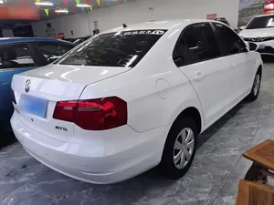 Prêt à être expédié : Volkswagen Jetta d'occasion, modèle 2015, édition Value, 1.6L, boîte manuelle, finition Fashion, berline essence à vendre - Product Image 4