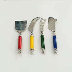 Ensemble de 3 ustensiles à fromage en acier inoxydable avec poignées en acier inoxydable, couteaux à fromage et épandeur à beurre compatibles lave-vaisselle - Product Image 3