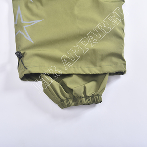 Pantalon cargo vert olive personnalisé avec motif étoile, doublure chaude, taille à cordon, plusieurs poches zippées et coupe ample - Product Image 6