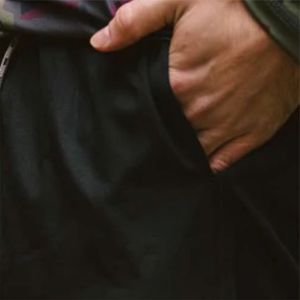 Pantalones cortos de baño reciclados de alta calidad para hombres, ecológicos y elegantes, perfectos para playa y piscina - Product Image 6