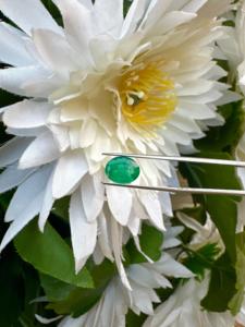 Esmeralda zambiana natural Buen brillo de color Piedra preciosa de corte ovalado suelto de 1,79 quilates para la fabricación de joyas Esmeralda natural 9X7mm. - Product Image 6