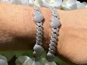 Bracelet de mariage unisexe en argent sterling 925 de luxe en forme de cœur, serti de diamants moissanite VVS taille ronde, style Cuban Link - Product Image 5