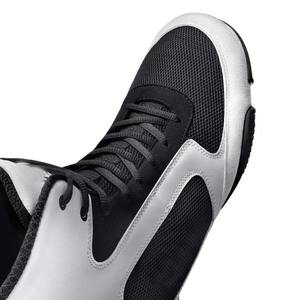 Zapatillas Deportivas de Entrenamiento de Caña Alta en Blanco y Negro, Transpirables, de Malla, con Suela de Goma Resistente - Product Image 4