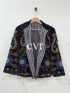 เสื้อโค้ทกำมะหยี่ปักลายสไตล์จีน คอจีน แขนยาว ลายดอกไม้ งานแฮนด์เมด เสื้อคลุมผู้หญิงสำหรับฤดูใบไม้ร่วง - Product Image 3