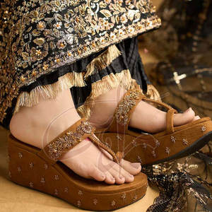 Sandales à talons de qualité supérieure en gros, antidérapantes, design personnalisable, semelle extérieure en cuir véritable de haute qualité, prix raisonnable - Product Image 2