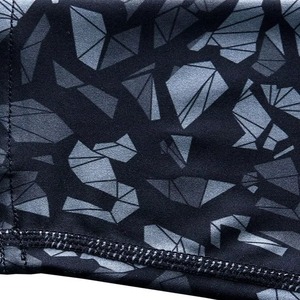 Ropa de Entrenamiento Antiolor para Hombre con Tela de Secado Rápido, Ecológica y Personalizable para Buceo y Deportes Acuáticos - Product Image 3