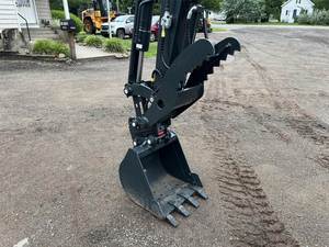 Mini-excavatrice Hyundai HX40A neuve/d'occasion 2024 avec chargeur frontal, moteur Kubota, boîte de vitesses et pompe à haut rendement - Product Image 4