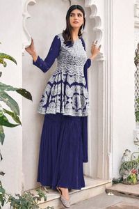 ชุดสلوارผ้าจอร์เจตต์งานปักมืออย่างประณีตสวยงาม ดีไซน์เนอร์แบรนด์ดัง พร้อมผ้าคลุมไหล่ งานปักด้ายเต็มตัว เหมาะสำหรับงานปาร์ตี้และงานพิธีการ - Product Image 3