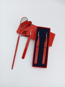 Pince à épiler pour extensions de cils à pointe pointue à 90 degrés, couleur rouge, avec poignée gravée en forme de cœur, pointe en fibre, logo personnalisé, boîtes de rangement pour pinces à cils - Product Image 3