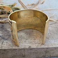 Bracelet manchette unisexe en laiton au design antique, finition polie, forme roulée, nouveau modèle tendance, aspect menottes, idéal comme cadeau