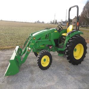 Tractor de Orugas John Deere 4066M de Alta Calidad con Bomba de Motor y Caja de Cambios, Garantía de 4 Años para Uso Comercial y Agrícola - Product Image 3