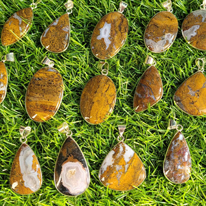 Colgante de piedra preciosa de ópalo Seret azul Cabujón Colgante de metal de ópalo de la mejor calidad Piedra preciosa - Product Image 1