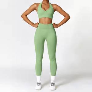 Ensemble de yoga en spandex extensible Active Performance avec fermeture à la taille élastique respirant et élégant pour un confort durable - Product Image 2