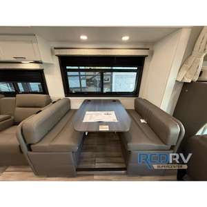 Nuevo Autocaravana Entegra Coach Odyssey 30Z 2026 de 32 pies y 325 HP con 2 Slides, Clase C, Accesorios Interiores para RV - Product Image 1