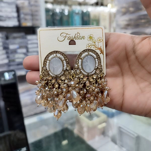 Collection de Boucles d'Oreilles de Luxe, Dernières Tendances, Exclusives, de Créateurs, pour Femmes - Product Image 1