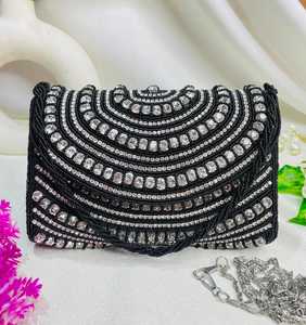 Embragues nupciales de diseñador hechos a mano con bordado de cuentas de piedra de cristal perfectos para ocasiones especiales y eventos sofisticados - Product Image 2