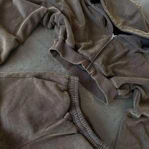 ชุดเสื้อครอปและกางเกงวิ่งจ็อกเกอร์มีฮู้ดลายพื้นมีโลโก้ด้านหน้าสำหรับผู้หญิงดีไซน์วินเทจ - Product Image 2