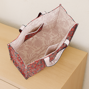 Handmade Red Large Quilted Cotton <b>Tote</b> <b>Bag</b> for Ladies Customizable <b>Zipper</b> Eco-Friendly Design for Summer Travel and Shopping - Product Image 4