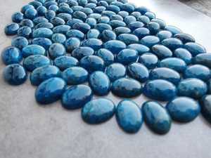 Lot de cabochon en forme de poire en forme d'ovale en apatite néon naturelle à dos plat de taille libre pour la fabrication de pierres précieuses faites à la main - Product Image 4