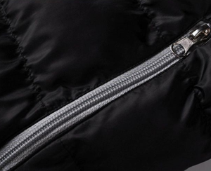 Veste matelassée à demi-zip en toile chaude personnalisée OEM avec logo sur le devant pour hommes - Product Image 5