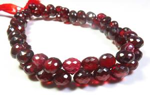 Collar de 9 hilos de alta calidad con cuentas de cebolla granate de Mozambique de 7-7,5mm Corte facetado de piedras preciosas Rojas naturales - Product Image 3