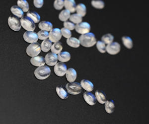 Pierre de lune naturelle arc-en-ciel ovale calibré pierres précieuses cabochons dos plat en vrac tailles de lot pierre de lune bleue - Product Image 4