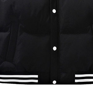 Chaqueta Varsity Acolchada para Hombre, Diseño Moderno 2026, Color Negro Completo, Personalizable OEM, Estilo Elegante para Clima Frío, Exportación, Calidad Premium, Gran Venta - Product Image 2