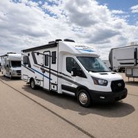 Forest River Sunseeker Aluminium Pop-Up Motorhome 4 Orang Putih Hitam Desain Modern Trailer Perjalanan Dapur Geser Plastik