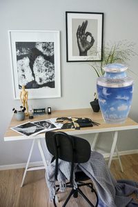 Nube pintoresca urna de cremación adulto único hecho a mano urna funeraria para cenizas humanas buena calidad Metal tamaño personalizado urna - Product Image 6