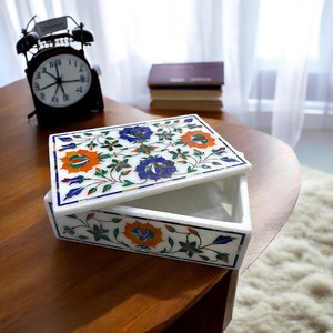 Organisateur de boîte à bijoux en marbre de luxe avec poignée et couvercle en laiton personnalisés Cadeaux pour femmes Boîte à bijoux de rangement en pierre de qualité supérieure - Product Image 1