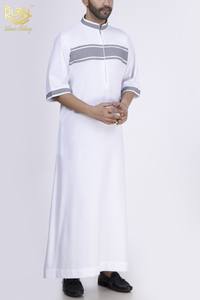 Robe longue personnalisée OEM de style arabe traditionnel Thobes à demi-manches doux et respirant pour hommes Collection printemps - Product Image 3