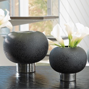 Vase à plantes et vase à fleurs en or, design artisanal personnalisé, idéal pour la décoration intérieure, fait à la main, meilleur design pour la décoration intérieure et artisanal - Product Image 1