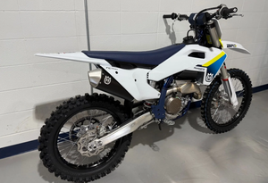 Oferta de Subasta: Motocicletas de Motocross FC 250 2025 Nuevas en Stock, Potencia 1001-2000W, Velocidad Máxima >80km/h, Depósito - Product Image 4