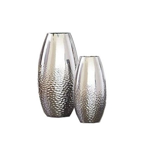 Jarrón martillado de arroz de aluminio moderno, diseño de interiores chapado en oro y jarrón de mesa de estilo para salas de estar, dormitorios y decoración de hoteles - Product Image 5