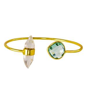 ซิมโฟนี่ย์ทองคําที่ไม่ซ้ําใคร: สร้อยข้อมือลวดประทับใจประดับเพชรและอัญมณีสีเขียว สร้อยข้อมือดีไซน์หรูหราสําหรับผู้หญิงและเด็กผู้หญิง - Product Image 1