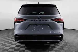 Toyota Sienna XSE Híbrida de 7 Pasajeros, Tracción Delantera, MPV Deportivo, Interior de Cuero Oscuro, Caja de Cambios Automática, Neumáticos R16, Kei (Usado/Nuevo) en VENTA - Product Image 5