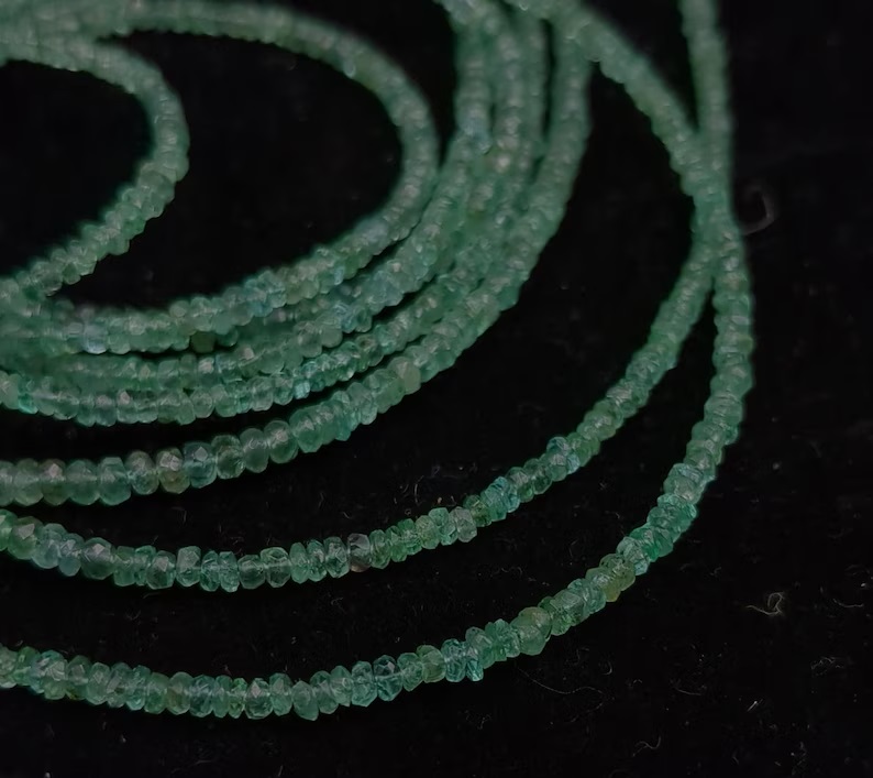 สีเขียว