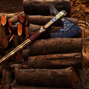 Hacha vikinga de acero al carbono hecha a mano personalizada Hacha Barbuda de supervivencia al aire libre con mango de madera de grado industrial - Product Image 5