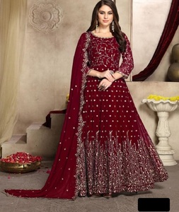 Robes Anarkali tendance pour femmes, vêtements ethniques, en georgette de renard lourde et avec doublure en santoon intégrée, broderie de sequins - Product Image 1