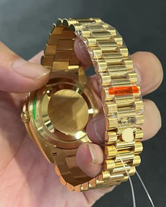 นาฬิกาแฟชั่นผู้ชาย ผู้หญิง ประดับเพชรเทียม ราคาโรงงาน รับทำโลโก้ นาฬิกาข้อมือแบบสั่งทำ นาฬิกาแร็ปเปอร์ เครื่องประดับขายส่ง นาฬิกาควอตซ์ - Product Image 3