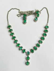 925สร้อยคอเงินสเตอร์ลิงพร้อมมรกตธรรมชาติและเพชรสำหรับงานหมั้นและงานครบรอบ - Product Image 5