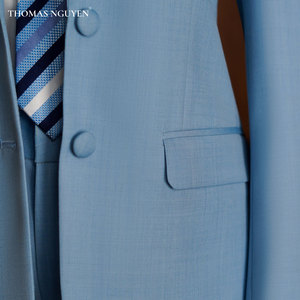 Traje de dos piezas a medida para mujer en azul energético con chaqueta y pantalones de la colección femenina, Vietnam - Product Image 4