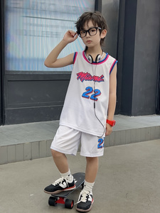 メッシュキッズバスケットボールユニフォームセット ポリエステル製スポーツバスケットボールジャージ トレーニングTシャツ 男の子用屋外練習着 # 4人のモブリー - Product Image 4