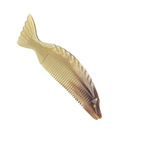 Peine de cuerno de buey natural Mejor fabricante Nuevo diseño Personalización Tamaño Peine de cuerno natural para uso doméstico y de salón - Product Image 3