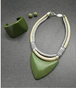 Colgante de Metal con Collar de Cuero de Alta Calidad para Llevar Ceremonia de Compromiso Fiesta de Oficina Función de Boda Fiestas de Navidad - Product Image 4