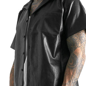 Chemises en cuir PU à manches courtes pour hommes, design streetwear personnalisé de haute qualité, décontractées pour l'extérieur, col montant à boutons, écologiques - Product Image 5