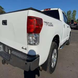 FAST DELIVERY 2022 for 4WD Truck DBL 4.6L V8 6-SPD at Left Steering Leather Seats Rear <b>Camera</b> - Product Image 4