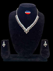 Collier boucles d'oreilles vintage en acier inoxydable émeraude à la mode ensemble de bijoux pour femmes en cuivre couleur argent pour les fiançailles - Product Image 3