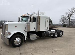 Camión Semirremolque con Cabina Alta 389, el Más Vendido del 2020, con Motor Cummins de 565HP y Transmisión Manual de 13 Velocidades, en Venta - Product Image 2